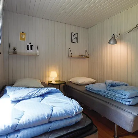 Tatil Evi Four-bedroom Holiday In Holbak *