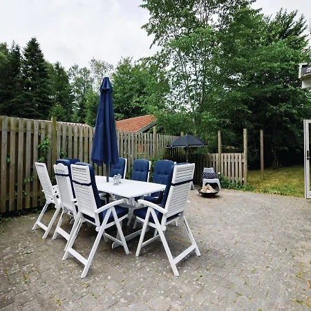 Tatil Evi Four-bedroom Holiday In Holbak *