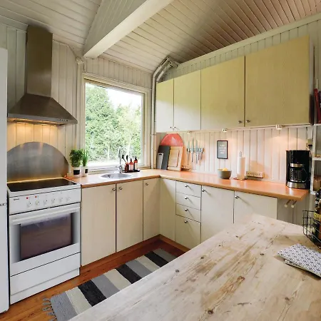 Tatil Evi Four-bedroom Holiday In Holbak *