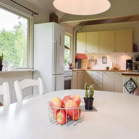 Four-bedroom Holiday In Holbak