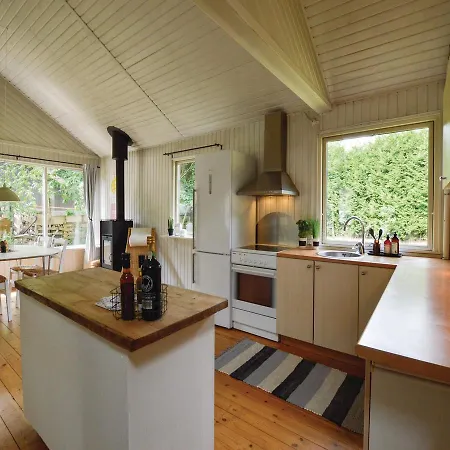 Tatil Evi Four-bedroom Holiday In Holbak