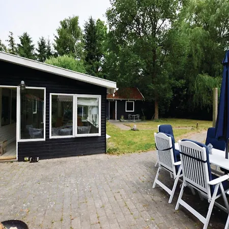 Tatil Evi Four-bedroom Holiday In Holbak